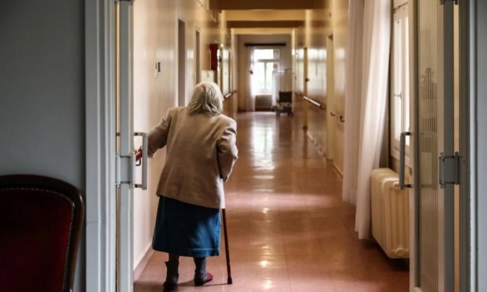 Ηράκλειο: Σοκ σε γηροκομείο - Νεκρή 92χρονη, ήπιε καθαριστικό αντί για νερό!